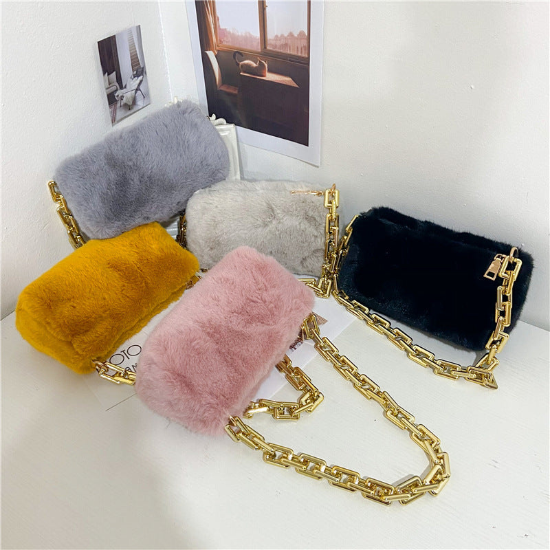 Chain Shoulder Plush Underarm Bag