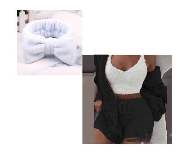 3 Pieces Of Fashionable Ladies Plush Home Clothes